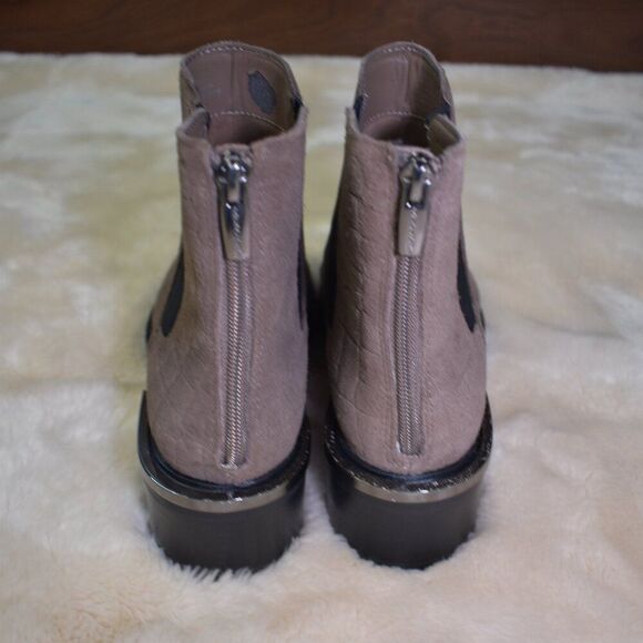 Vince Camuto Kelivena Suede Chelsea Boots Women’s Sz 8.5 Taupe Brown Croc Print - Picture 4 of 14